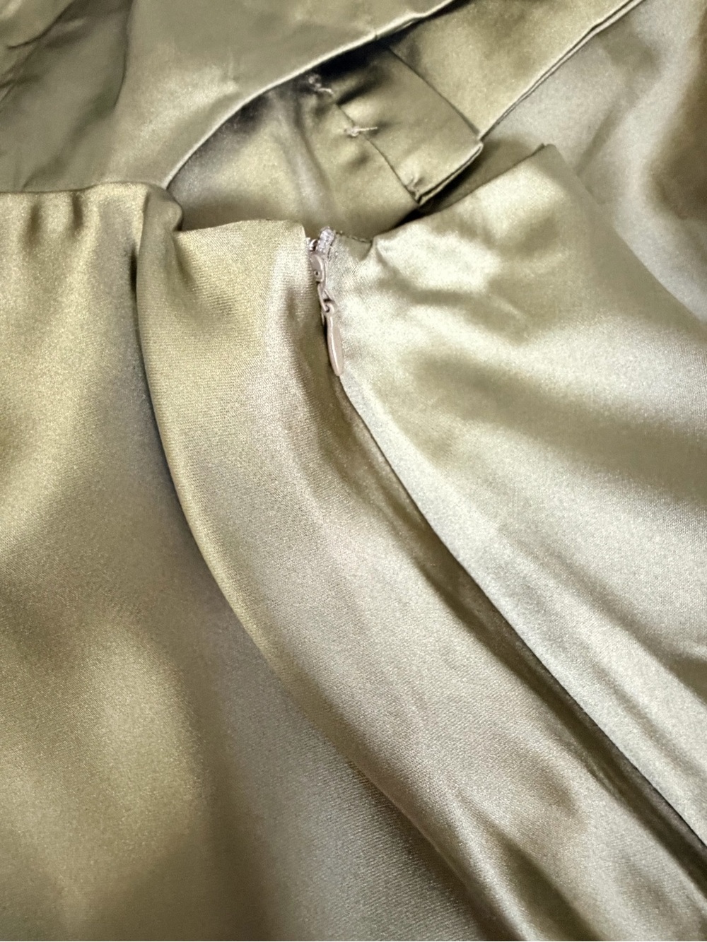 Lulus Unmatched Elegance Satin Sleeveless Midi Dress NWT Size Large Olive Green - Picture 9 of 11